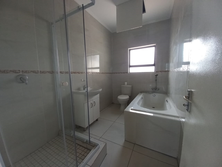 3 Bedroom Property for Sale in Mahlasedi Park Limpopo