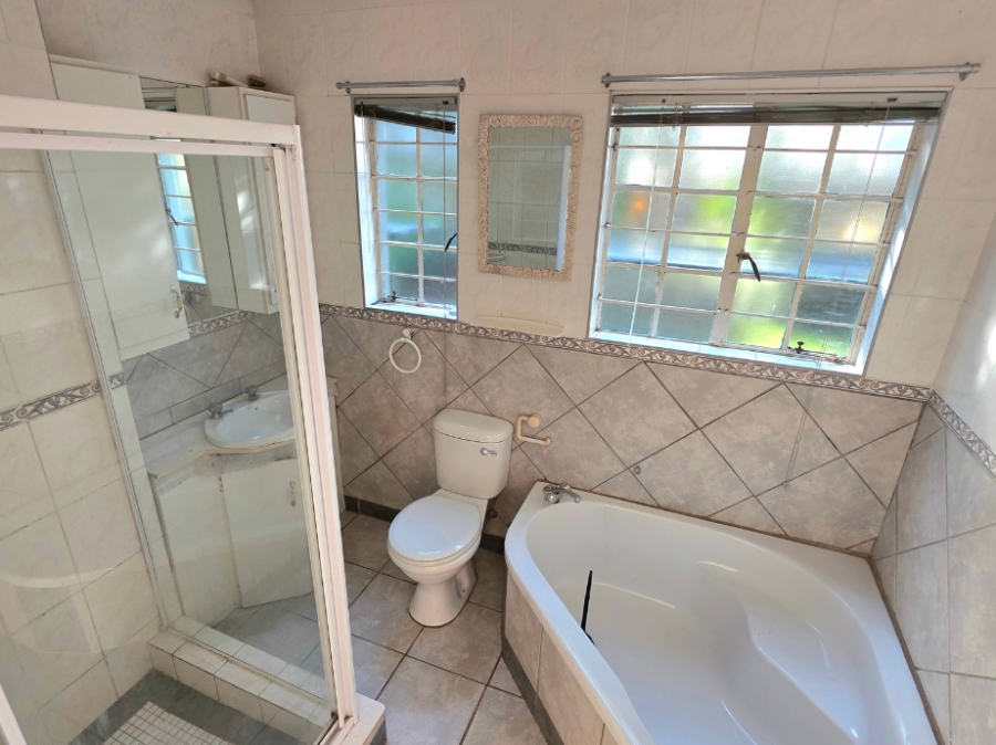 To Let 3 Bedroom Property for Rent in Flora Park Limpopo