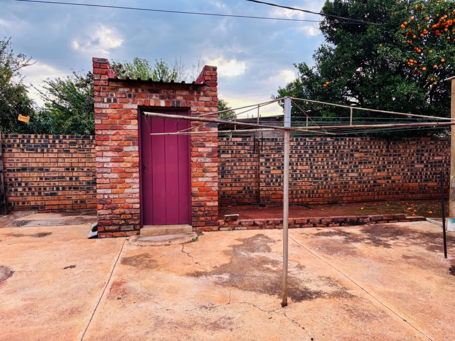 3 Bedroom Property for Sale in Mahwelereng Limpopo