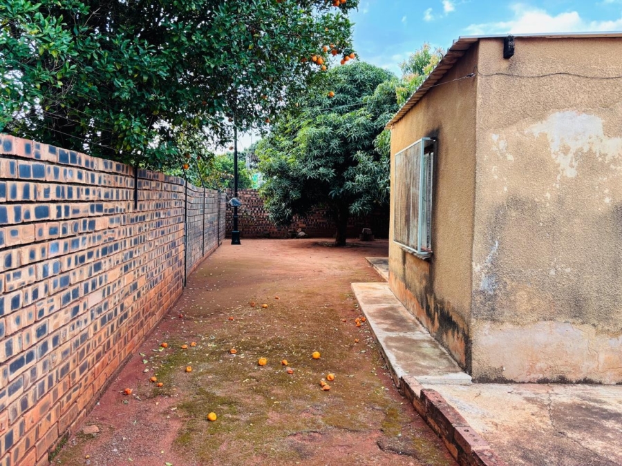 3 Bedroom Property for Sale in Mahwelereng Limpopo