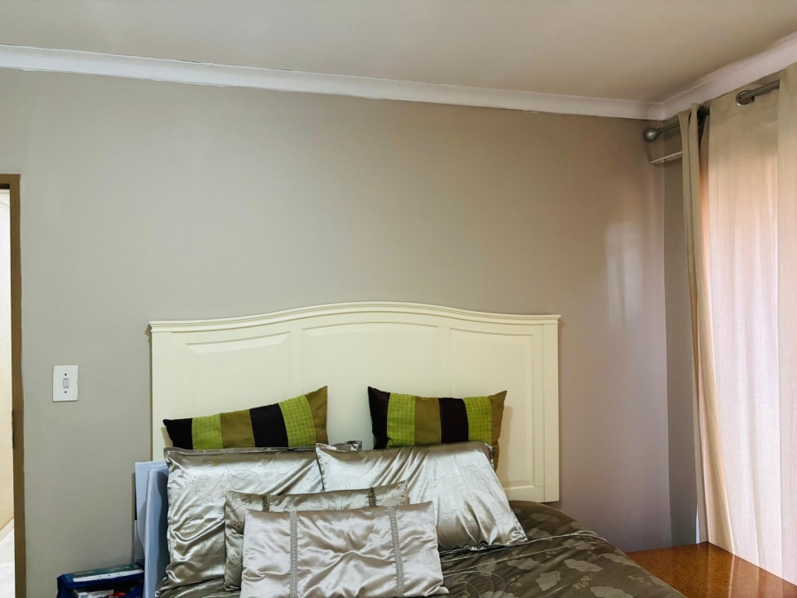 3 Bedroom Property for Sale in Mahwelereng Limpopo