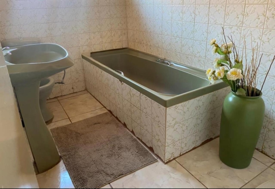 3 Bedroom Property for Sale in Mahwelereng Limpopo