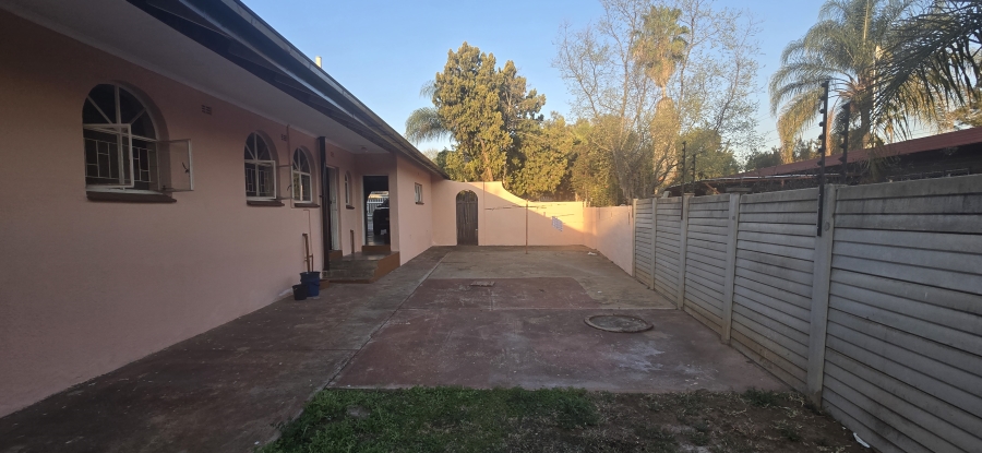 4 Bedroom Property for Sale in Fauna Park Limpopo