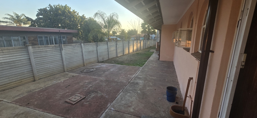 4 Bedroom Property for Sale in Fauna Park Limpopo