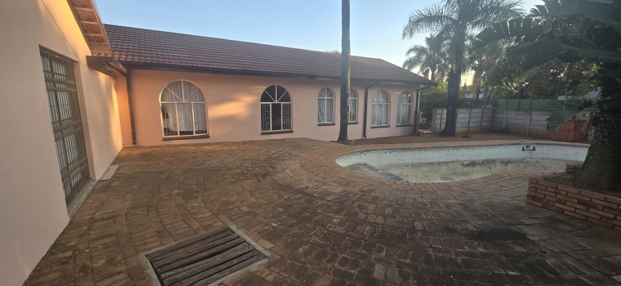 4 Bedroom Property for Sale in Fauna Park Limpopo