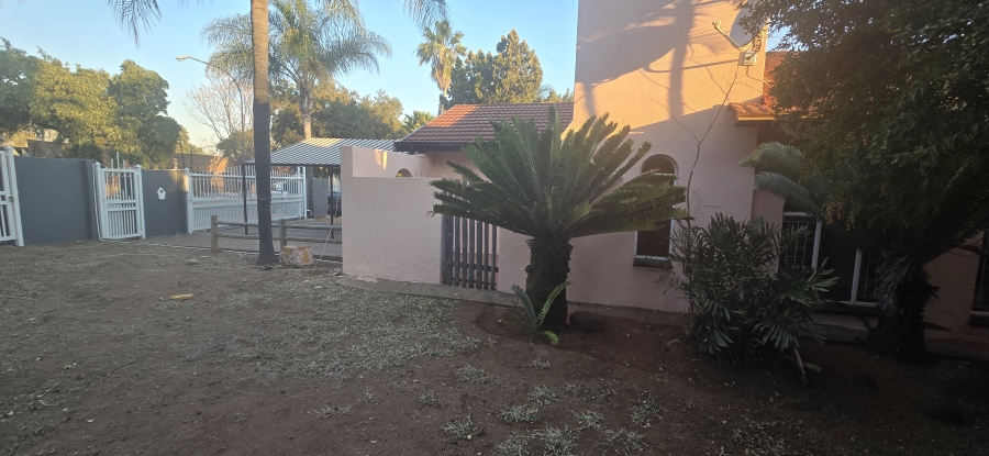 4 Bedroom Property for Sale in Fauna Park Limpopo