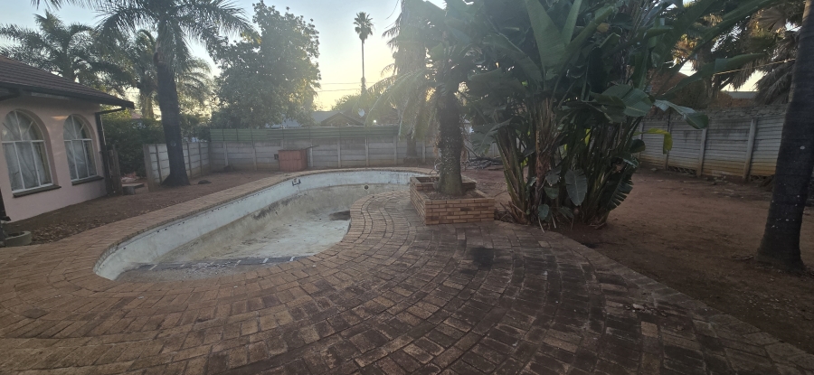 4 Bedroom Property for Sale in Fauna Park Limpopo