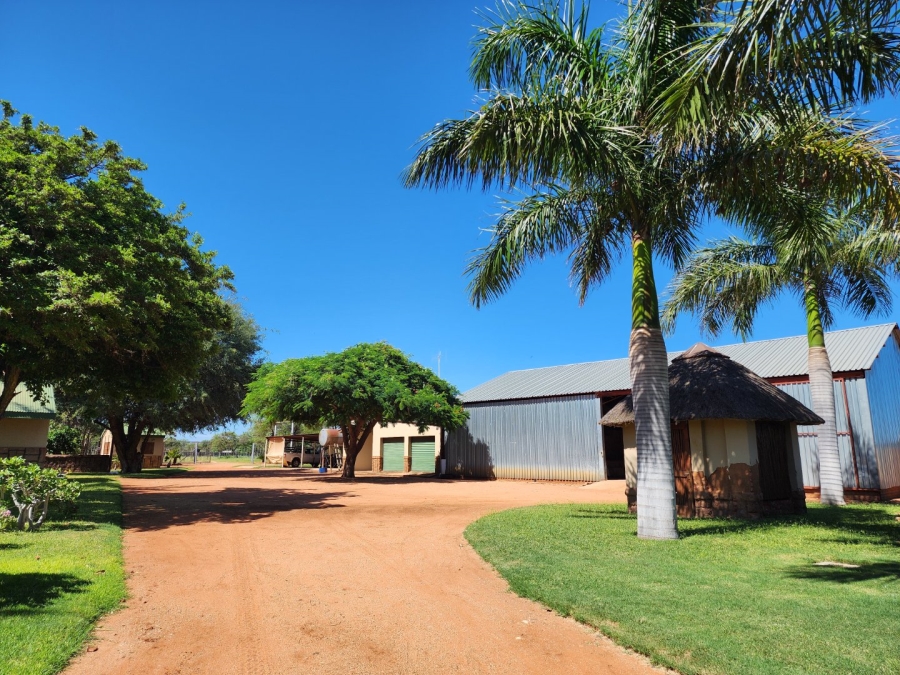 13 Bedroom Property for Sale in Musina Limpopo