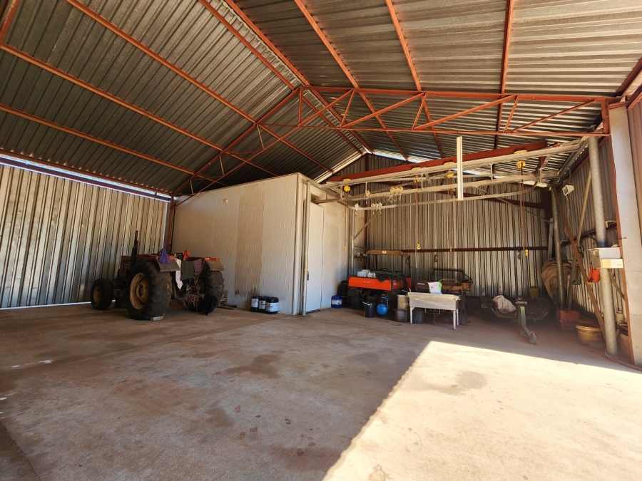 13 Bedroom Property for Sale in Musina Limpopo