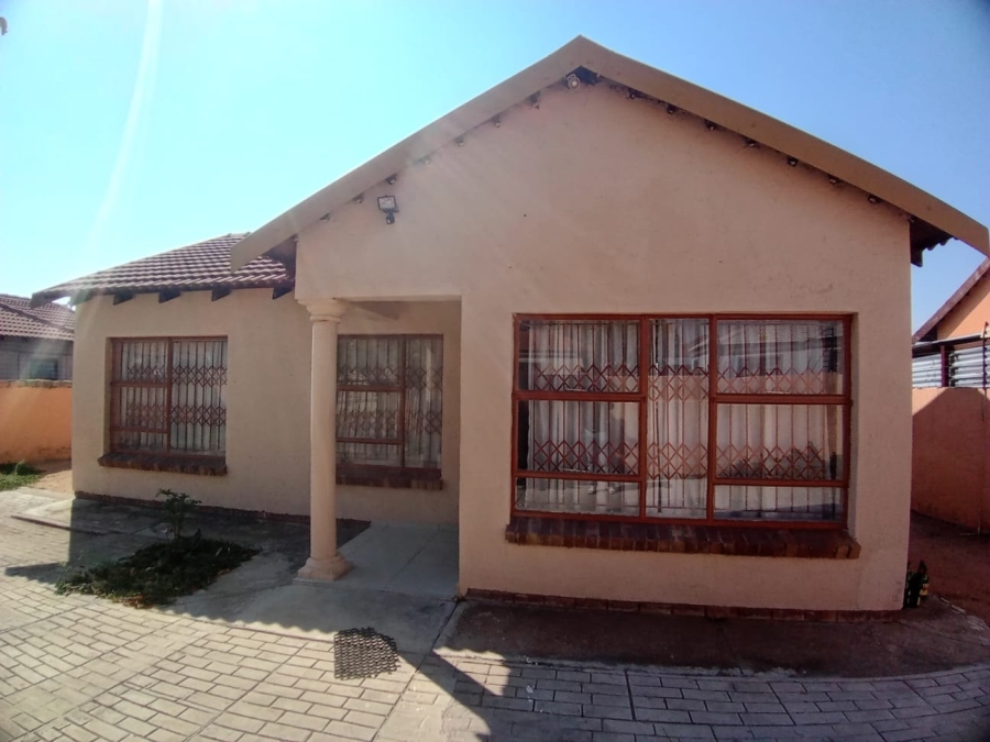 3 Bedroom Property for Sale in Mahlasedi Park Limpopo