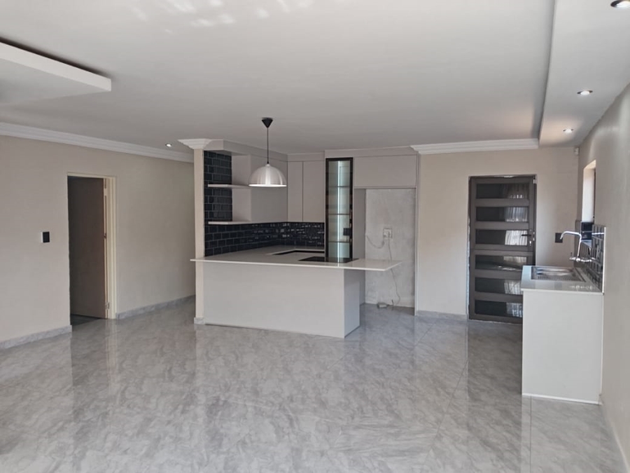 3 Bedroom Property for Sale in Mahlasedi Park Limpopo