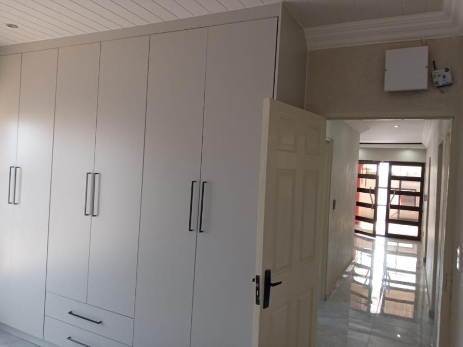 3 Bedroom Property for Sale in Mahlasedi Park Limpopo