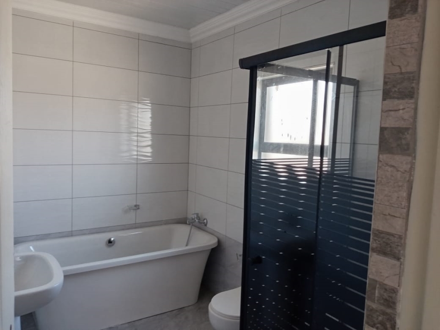 3 Bedroom Property for Sale in Mahlasedi Park Limpopo