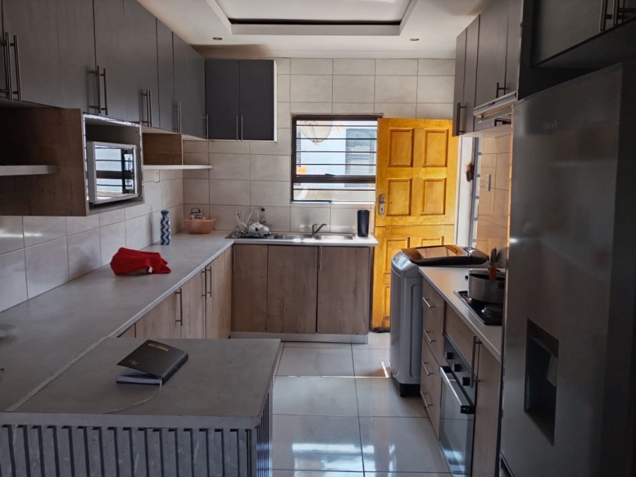 3 Bedroom Property for Sale in Mahlasedi Park Limpopo
