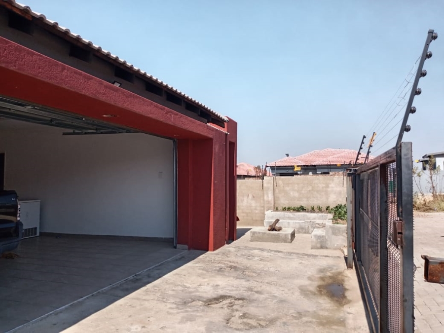 3 Bedroom Property for Sale in Mahlasedi Park Limpopo