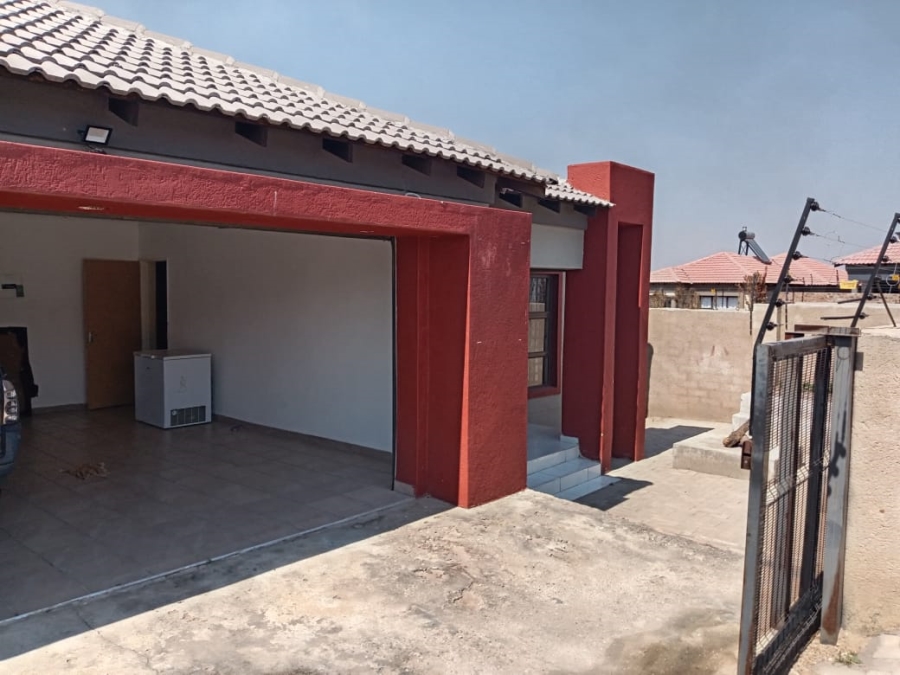3 Bedroom Property for Sale in Mahlasedi Park Limpopo