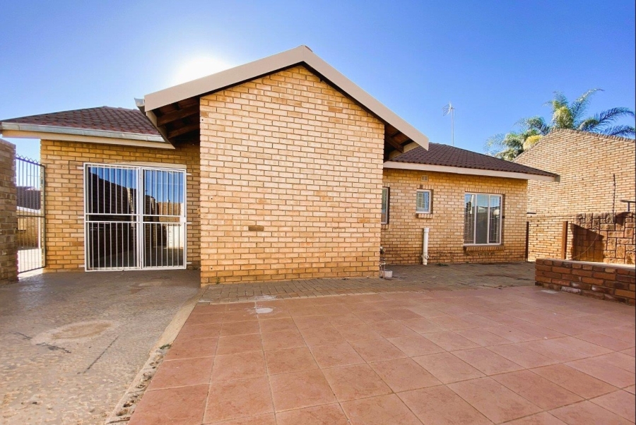 3 Bedroom Property for Sale in Bendor Limpopo