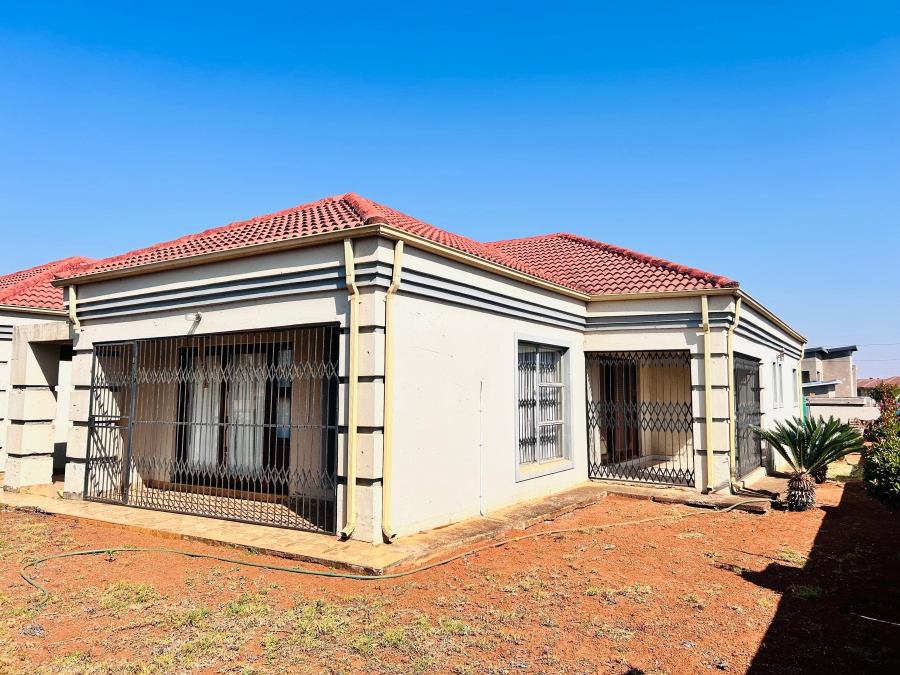 4 Bedroom Property for Sale in Eltivillas Limpopo