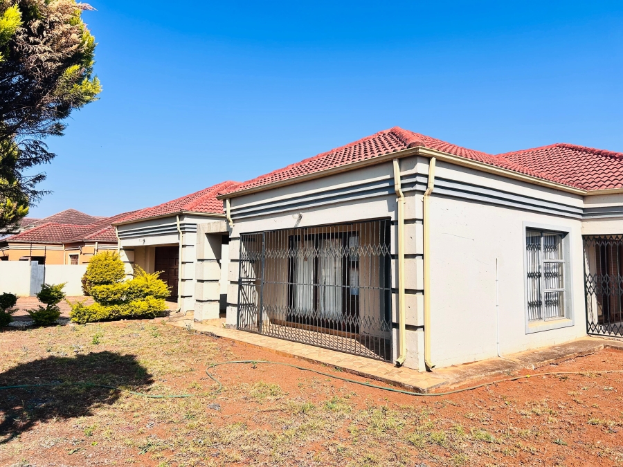 4 Bedroom Property for Sale in Eltivillas Limpopo