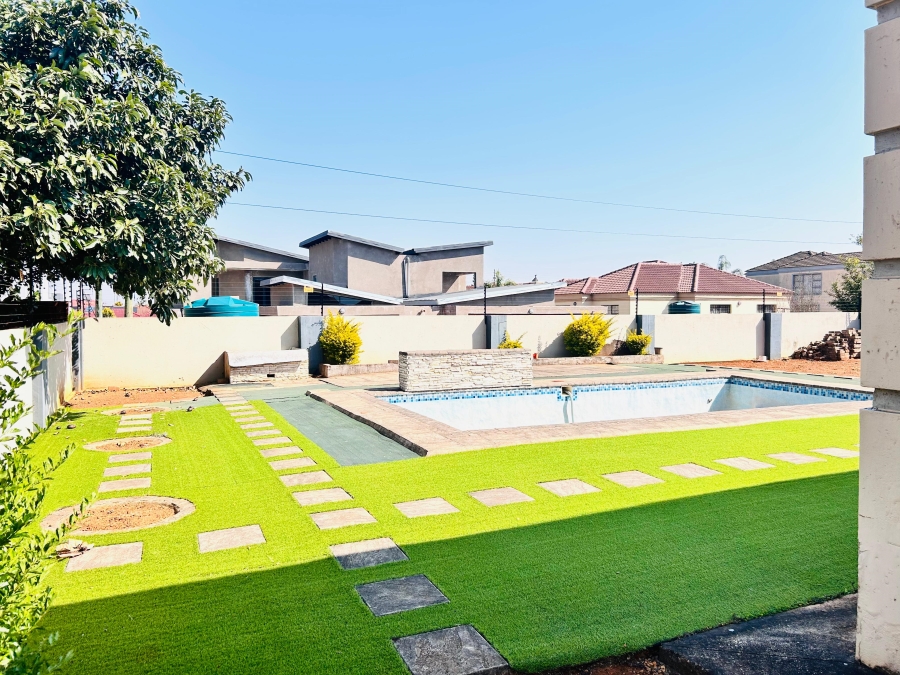 4 Bedroom Property for Sale in Eltivillas Limpopo