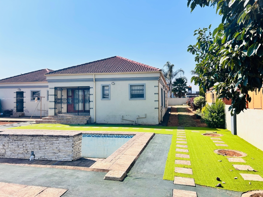 4 Bedroom Property for Sale in Eltivillas Limpopo