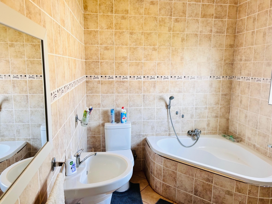 4 Bedroom Property for Sale in Eltivillas Limpopo