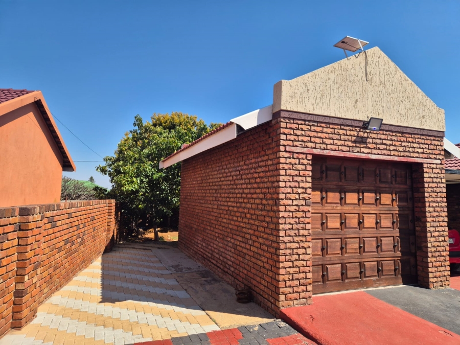 3 Bedroom Property for Sale in Flora Park Limpopo