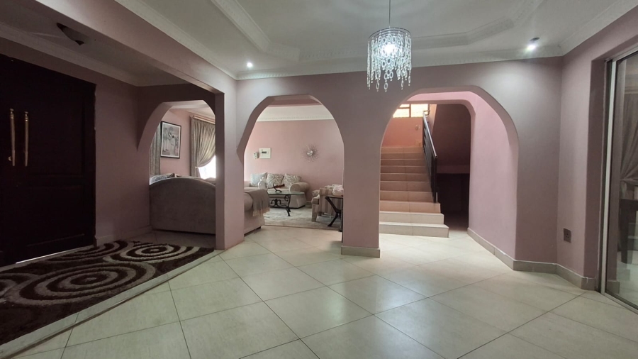 7 Bedroom Property for Sale in Flora Park Limpopo