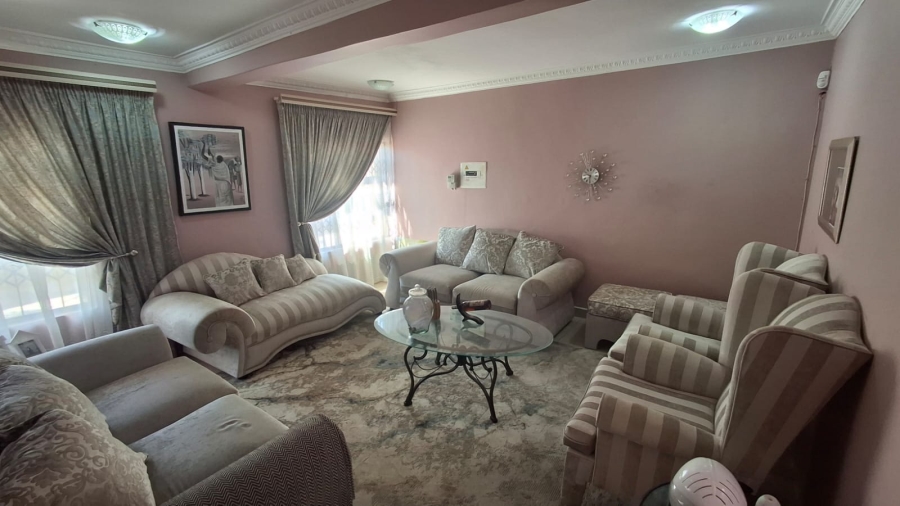 7 Bedroom Property for Sale in Flora Park Limpopo