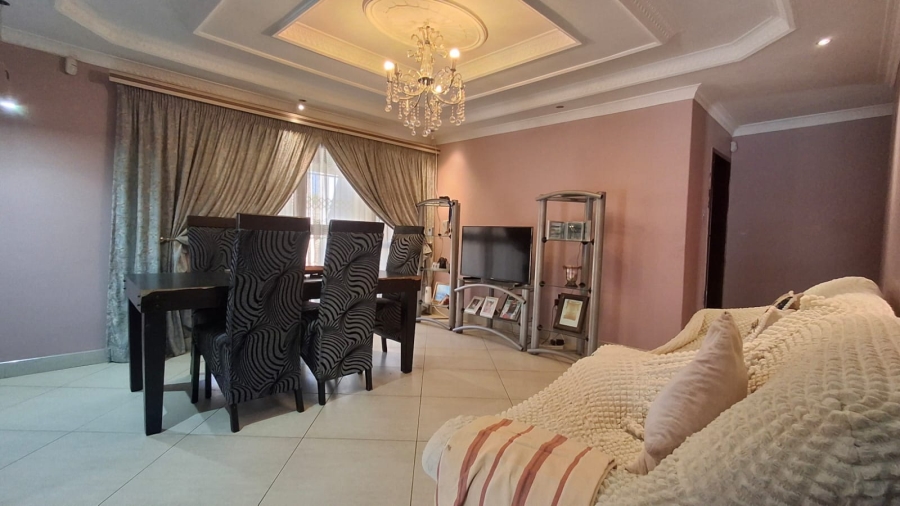 7 Bedroom Property for Sale in Flora Park Limpopo