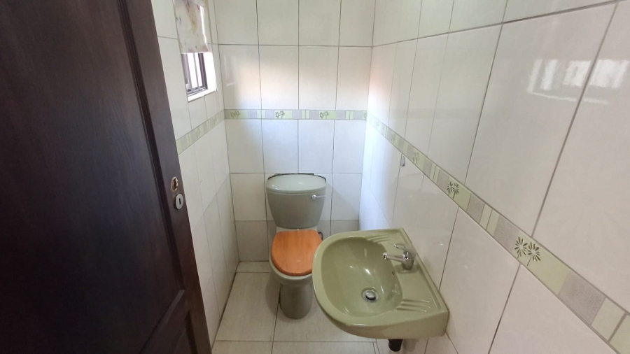 7 Bedroom Property for Sale in Flora Park Limpopo