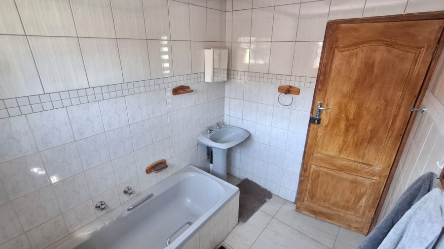 7 Bedroom Property for Sale in Flora Park Limpopo