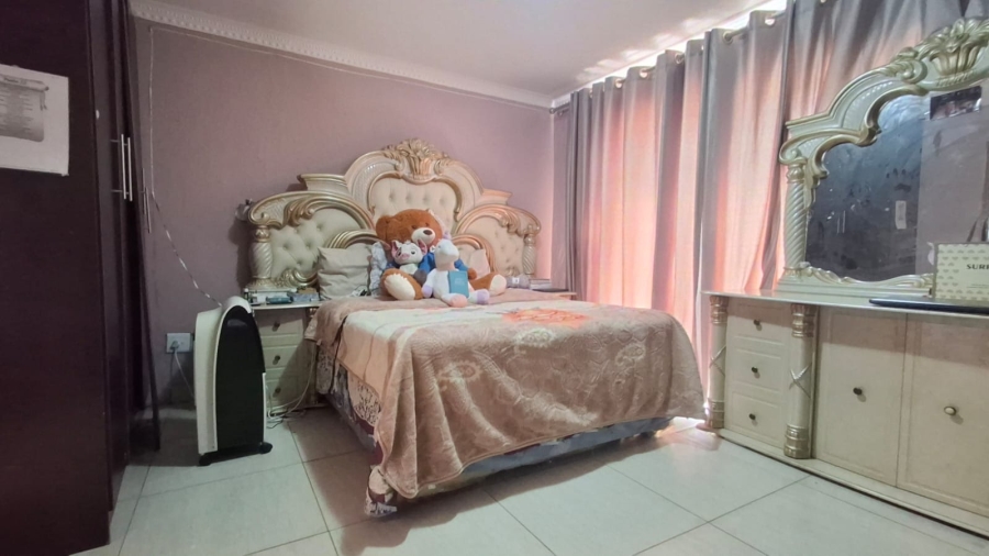 7 Bedroom Property for Sale in Flora Park Limpopo