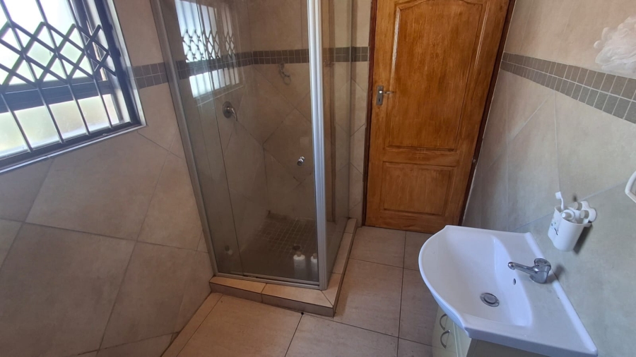 7 Bedroom Property for Sale in Flora Park Limpopo