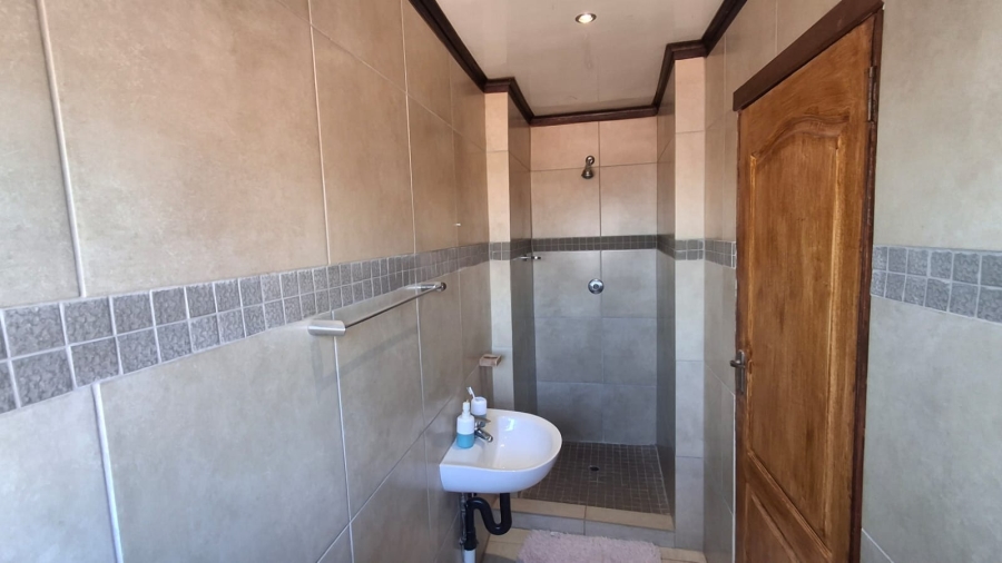7 Bedroom Property for Sale in Flora Park Limpopo