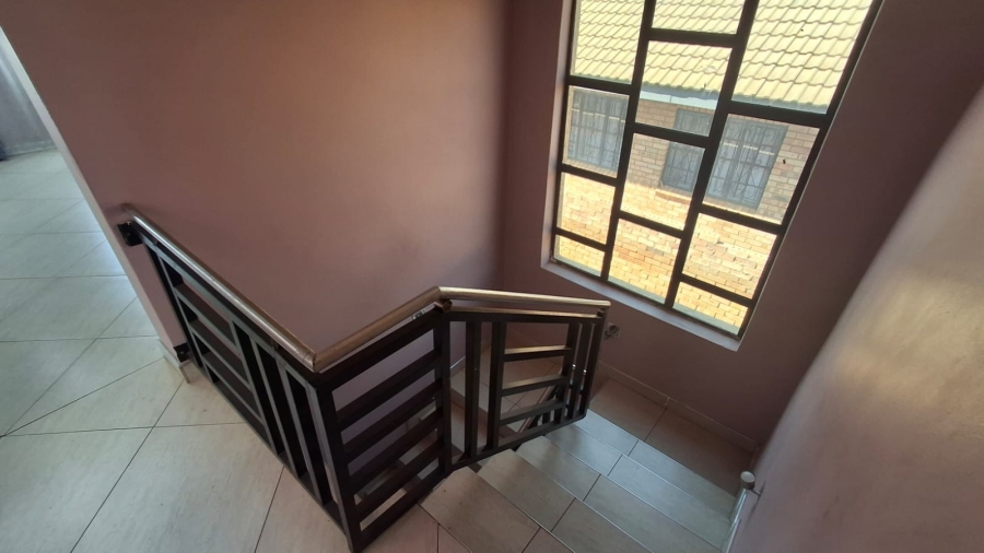 7 Bedroom Property for Sale in Flora Park Limpopo