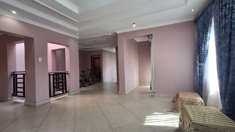7 Bedroom Property for Sale in Flora Park Limpopo