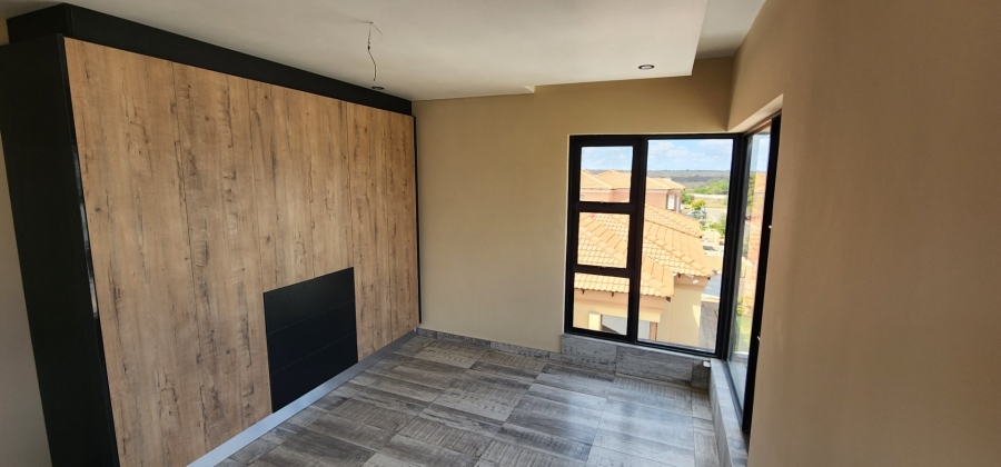 6 Bedroom Property for Sale in Woodhill Estate Limpopo