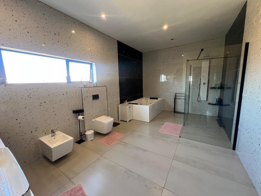 5 Bedroom Property for Sale in Thornhill Limpopo