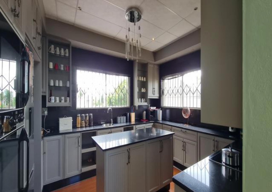 7 Bedroom Property for Sale in Sterpark Limpopo
