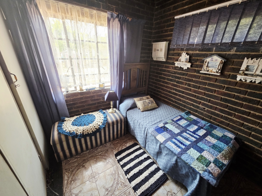 5 Bedroom Property for Sale in Roedtan Limpopo