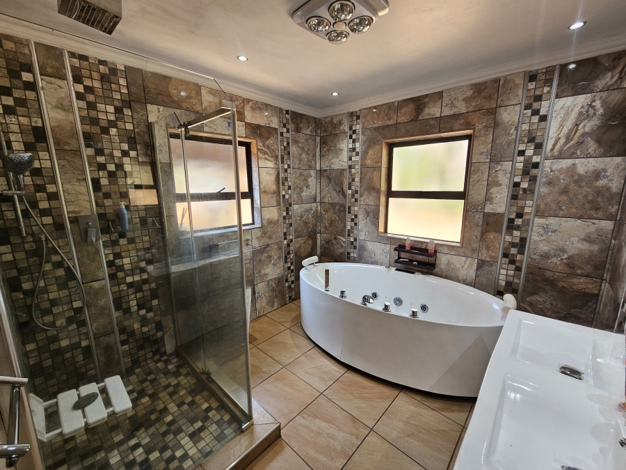 5 Bedroom Property for Sale in Louis Trichardt Limpopo