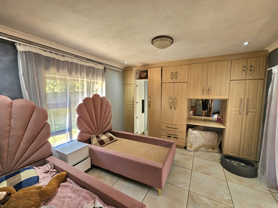 5 Bedroom Property for Sale in Louis Trichardt Limpopo