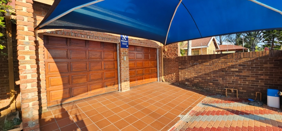 5 Bedroom Property for Sale in Flora Park Limpopo
