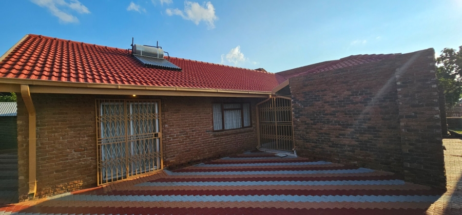 5 Bedroom Property for Sale in Flora Park Limpopo