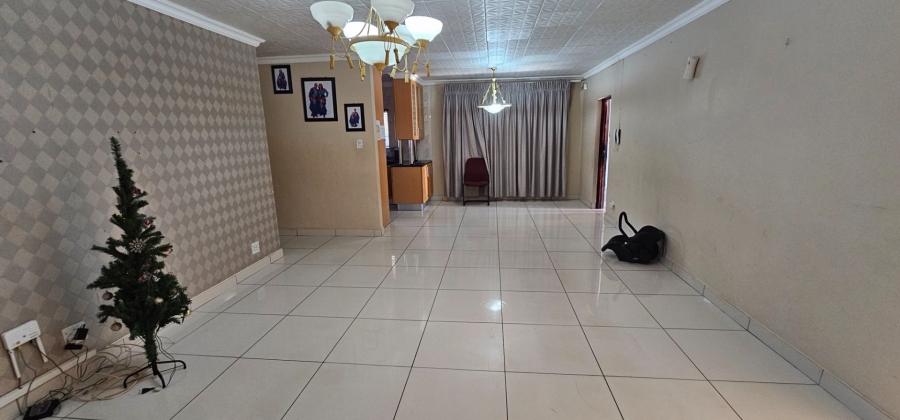 5 Bedroom Property for Sale in Flora Park Limpopo