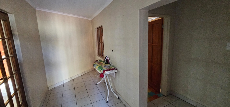 5 Bedroom Property for Sale in Flora Park Limpopo