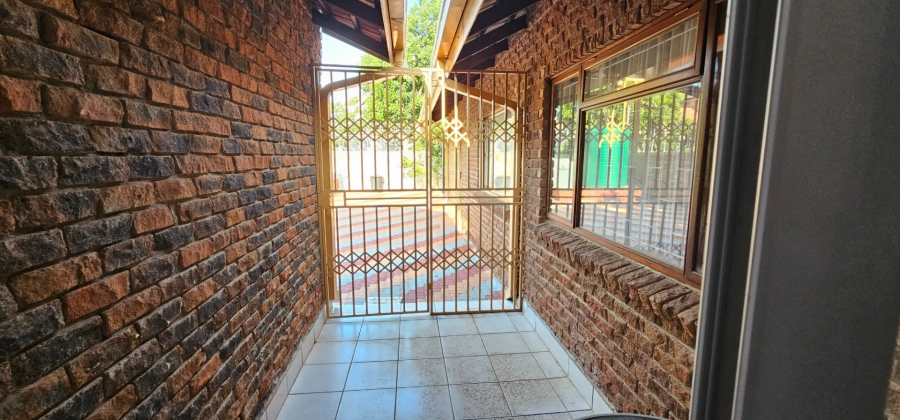 5 Bedroom Property for Sale in Flora Park Limpopo