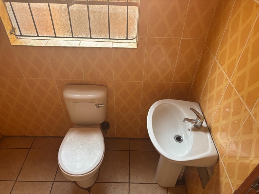 8 Bedroom Property for Sale in Aluta Park Limpopo