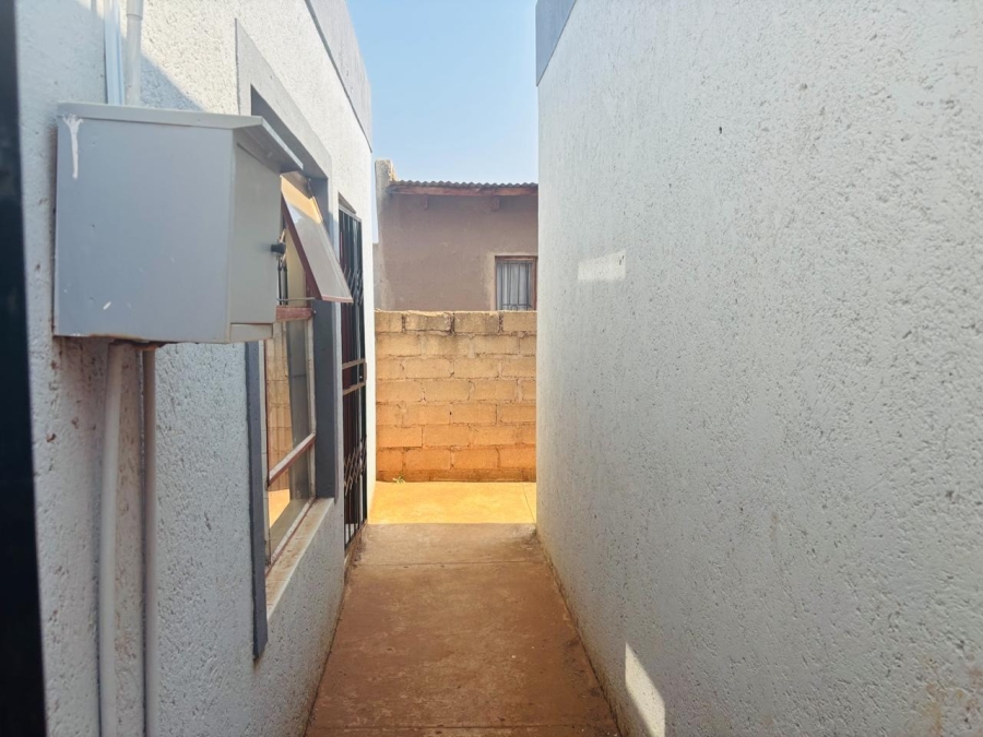 8 Bedroom Property for Sale in Aluta Park Limpopo